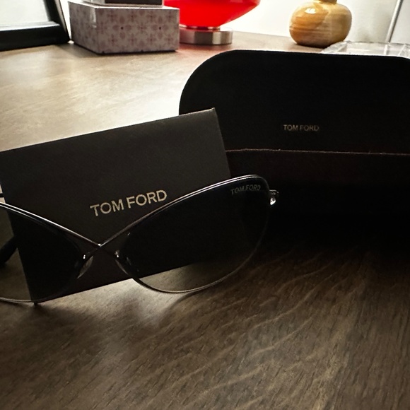 Sunglasses - Tom Ford - Picture 9 of 10